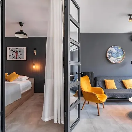 Home Cinema At The Center Of Salonic Exterior foto